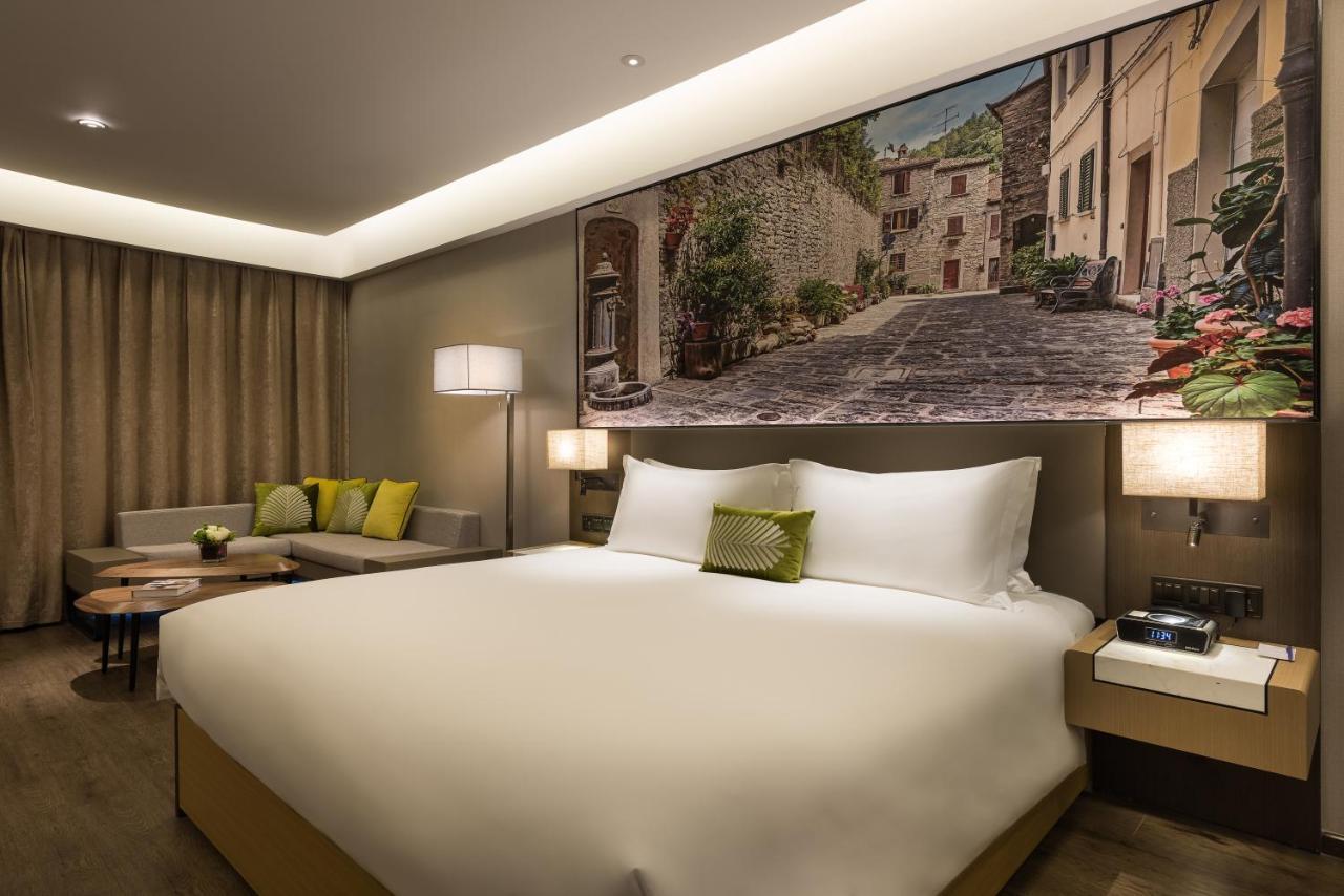Hotel Mercure Hongqiao Railway Station