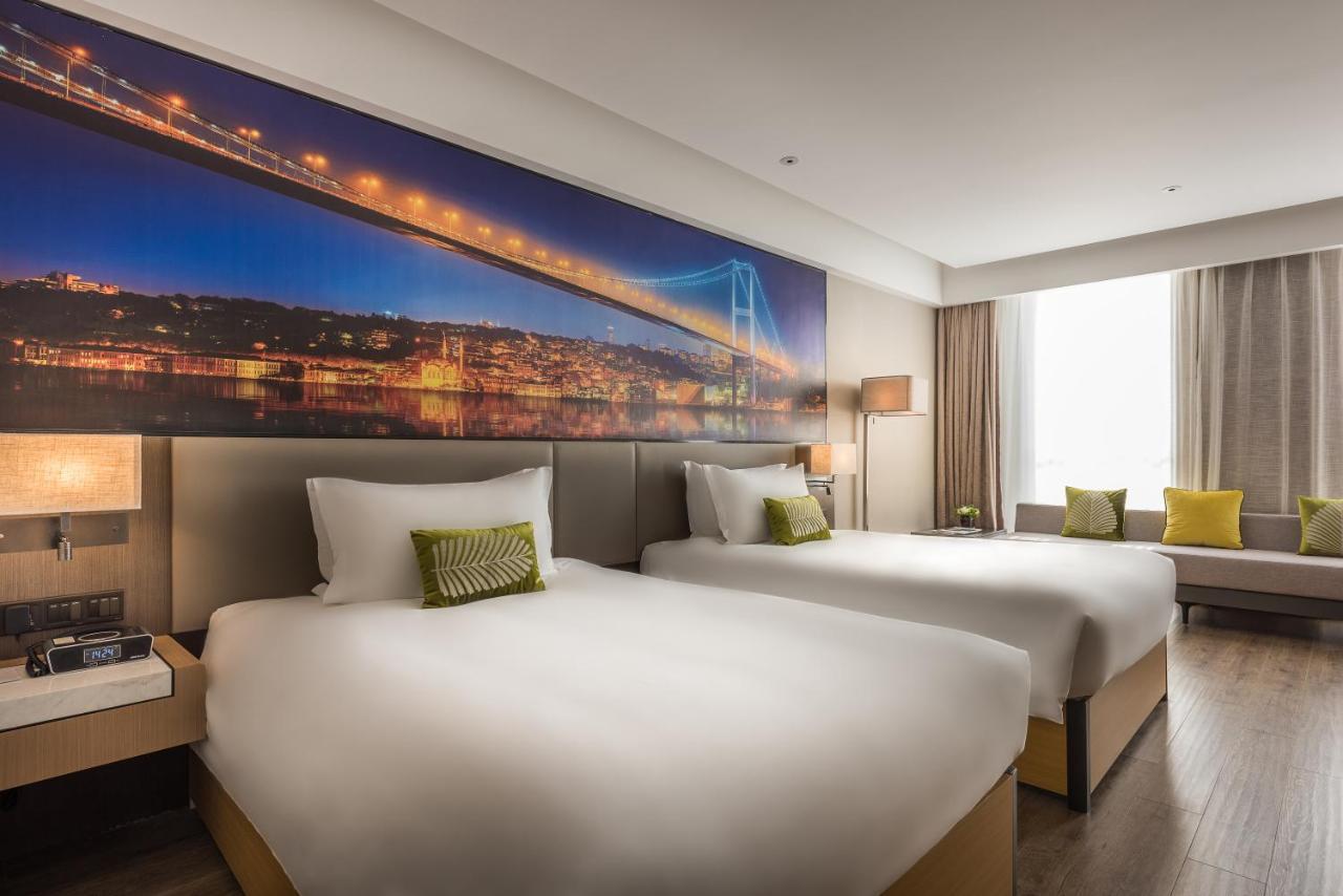 Hotel Mercure Hongqiao Railway Station 4*