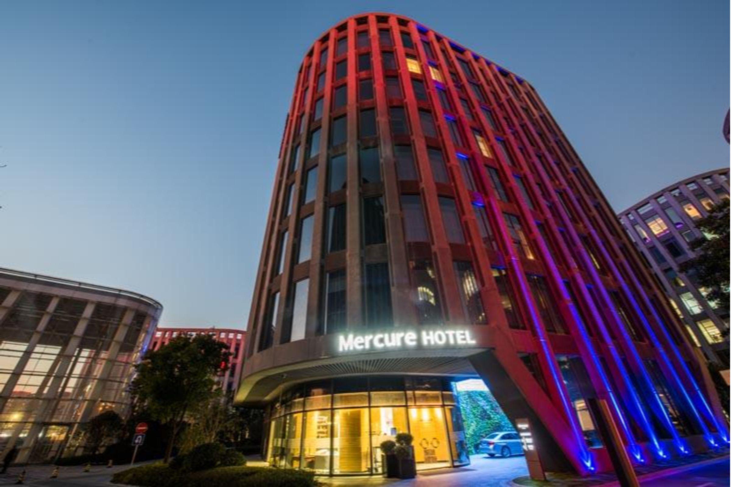 Mercure Hongqiao Railway Station 4*