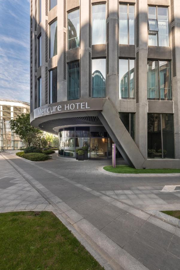 Mercure Hongqiao Railway Station Hotel 4*