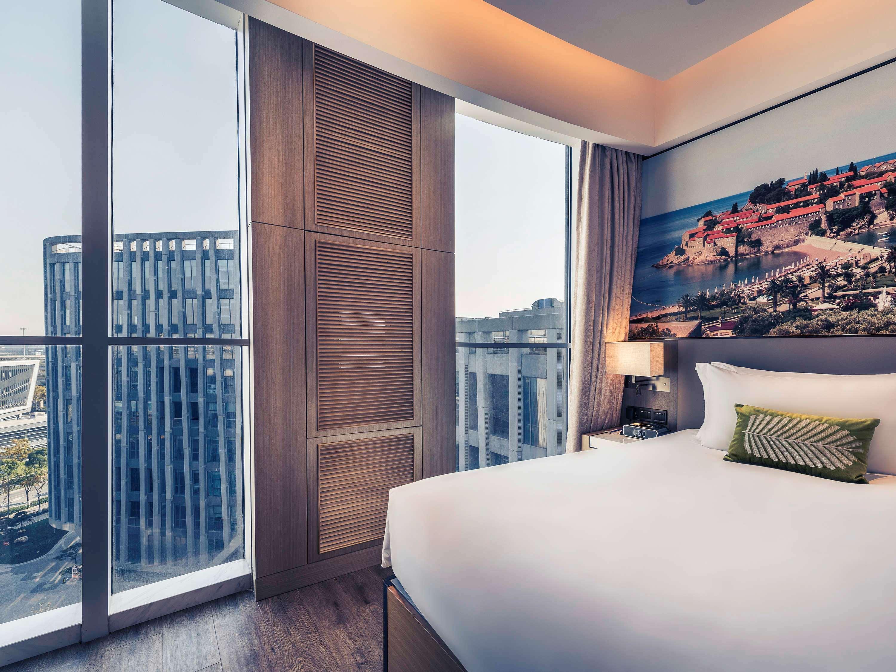 Mercure Hongqiao Railway Station 4*